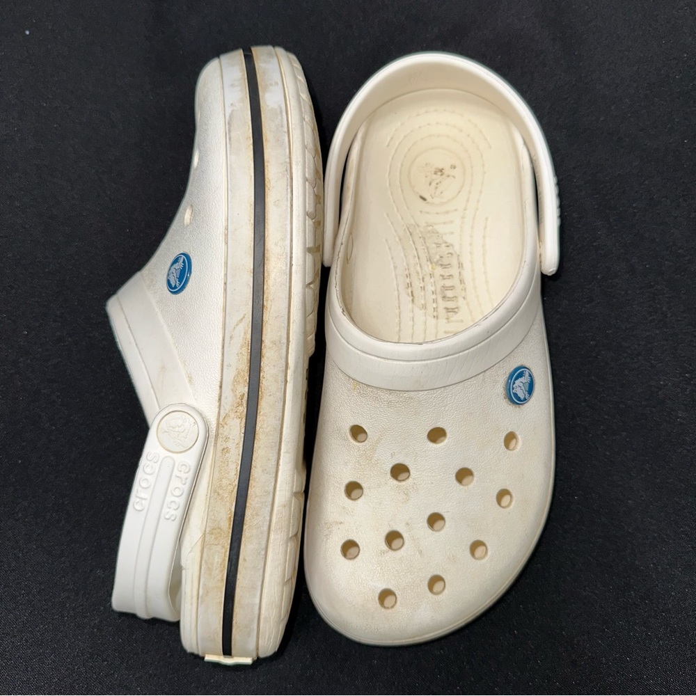 Crocs clogs white mens 8 / women’s 6‎